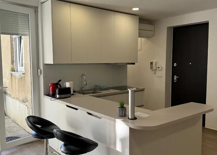 Rakuscha Apartment